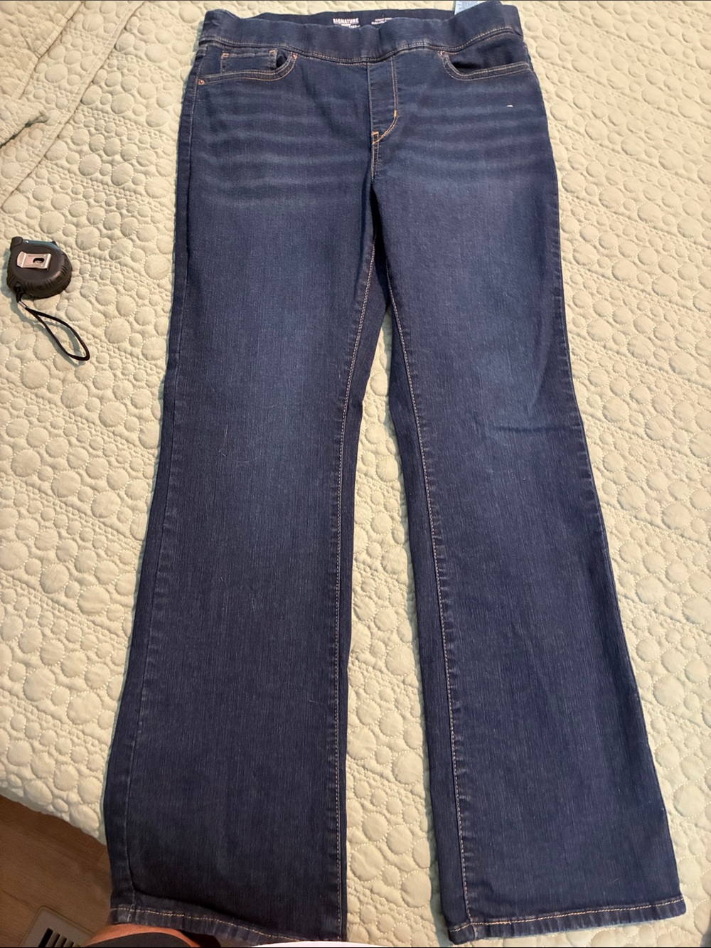 Signature by Levi Strauss Women's Dark Indigo pull-on Boot Cut Jeans - Picture 4 of 6